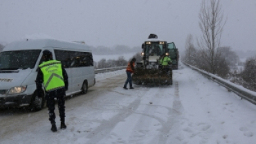 Kar Küreme ve Tuzmala Çalışmalarımız Devam Ediyor